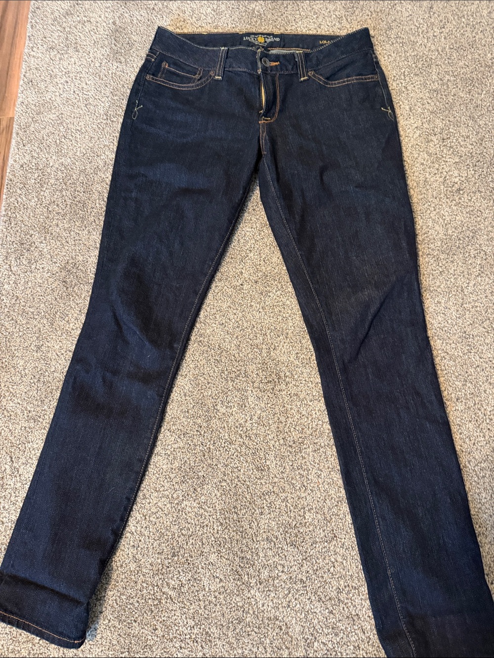 Lucky Brand Women's size 6 Lola skinny Jeans in Dark Blue